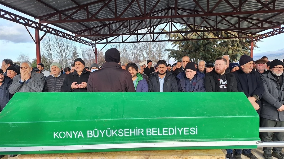 AA Antalya Bölge Müdürü Mustafa Yıldırım\'ın babası Selahattin Yıldırım\'ın cenazesi defnedildi