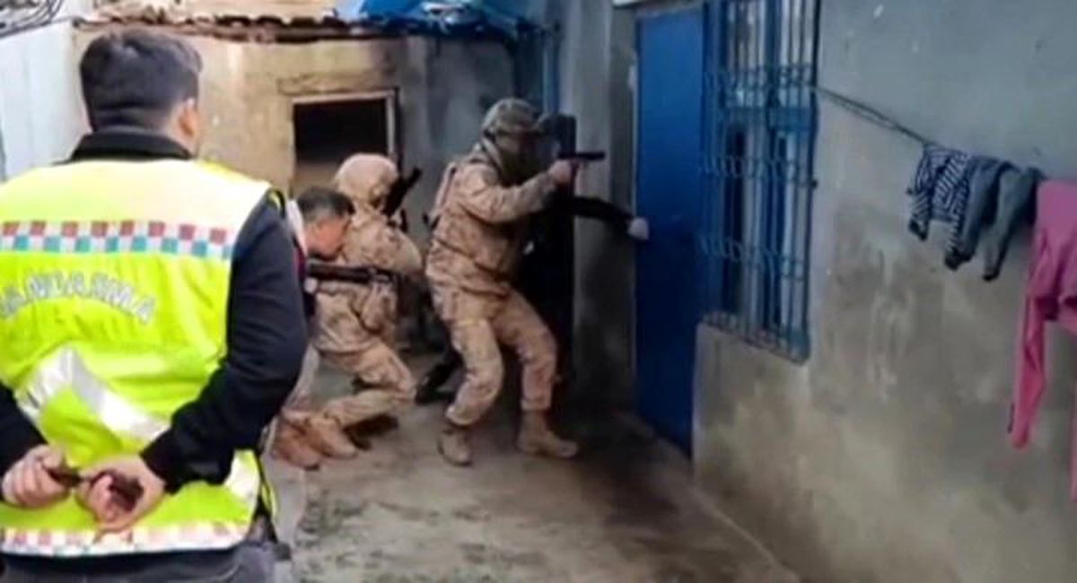 Adana\'da DEAŞ Üyesi 3 Kişi Yakalandı