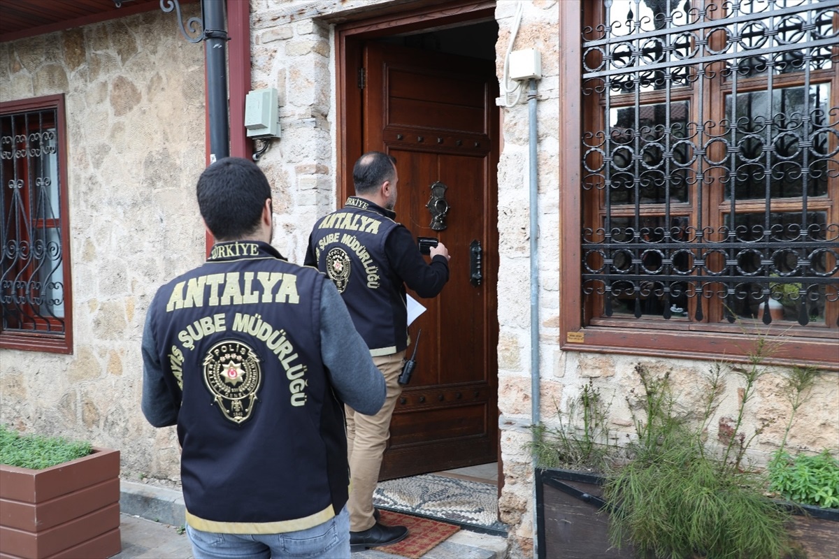 Antalya\'da günübirlik kiralanan evlerin denetimi yapıldı