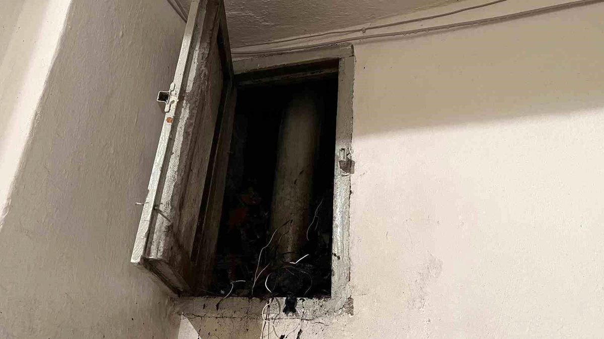 Sinop\'ta apartman boşluğuna atılan sigara izmariti yangına neden oldu