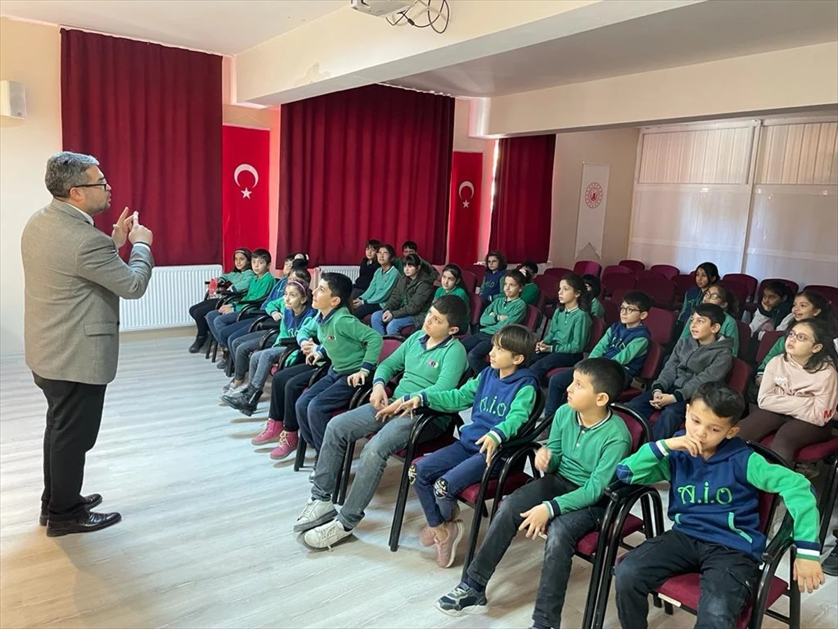 Kırıkkale Bahşılı\'da ilkokul öğrencilerine merhamet ve yardımseverlik konuları anlatıldı