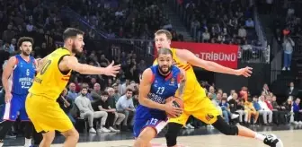 Anadolu Efes, Barcelona'yı mağlup etti