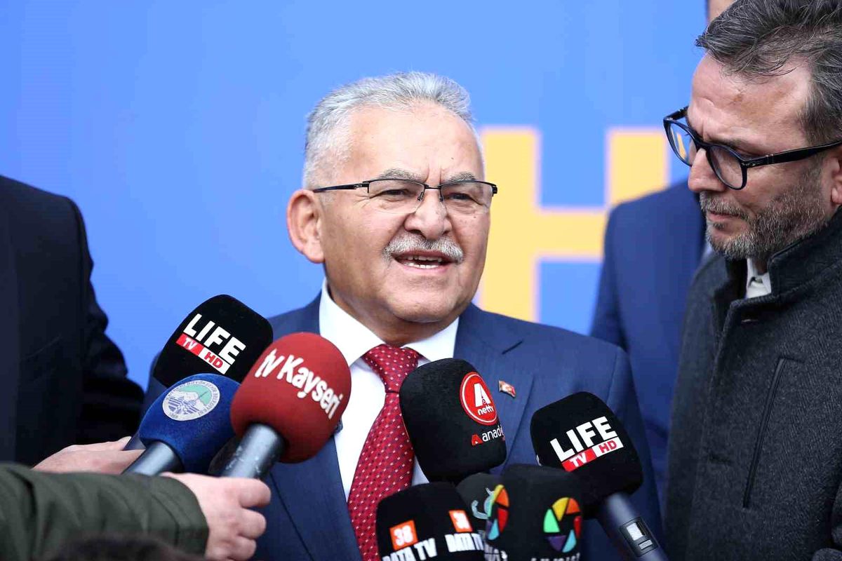 Kayseri Büyükşehir Belediye Başkanı Dr. Memduh Büyükkılıç, Cumhurbaşkanı Erdoğan\'ın adaylığını kabul etti