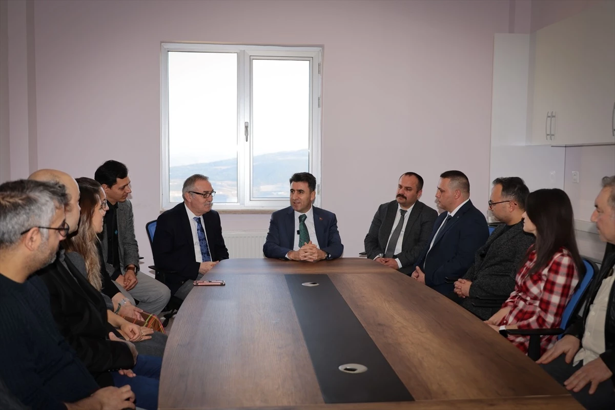Bilecik Valisi Şefik Aygöl, BİLSEM ve PTT Başmüdürlüğüne ziyarette bulundu