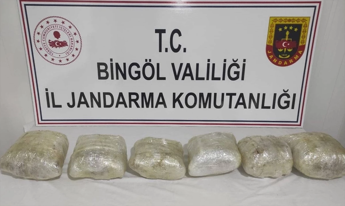 Bingöl\'de 4 Kilogram Kubar Esrar Ele Geçirildi, 2 Şüpheli Gözaltına Alındı