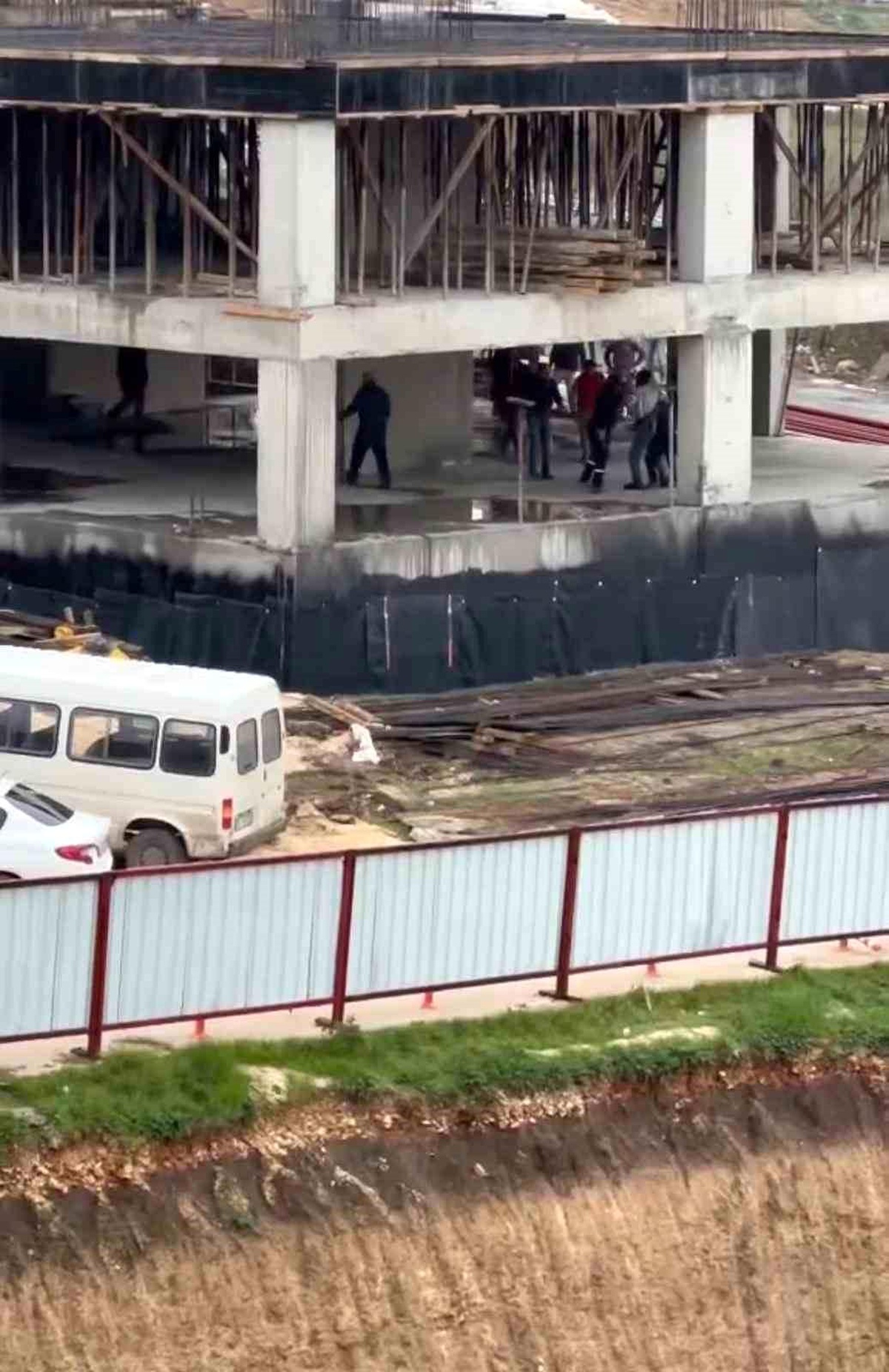 Bursa\'da inşaat işçileri arasında sopalı kavga