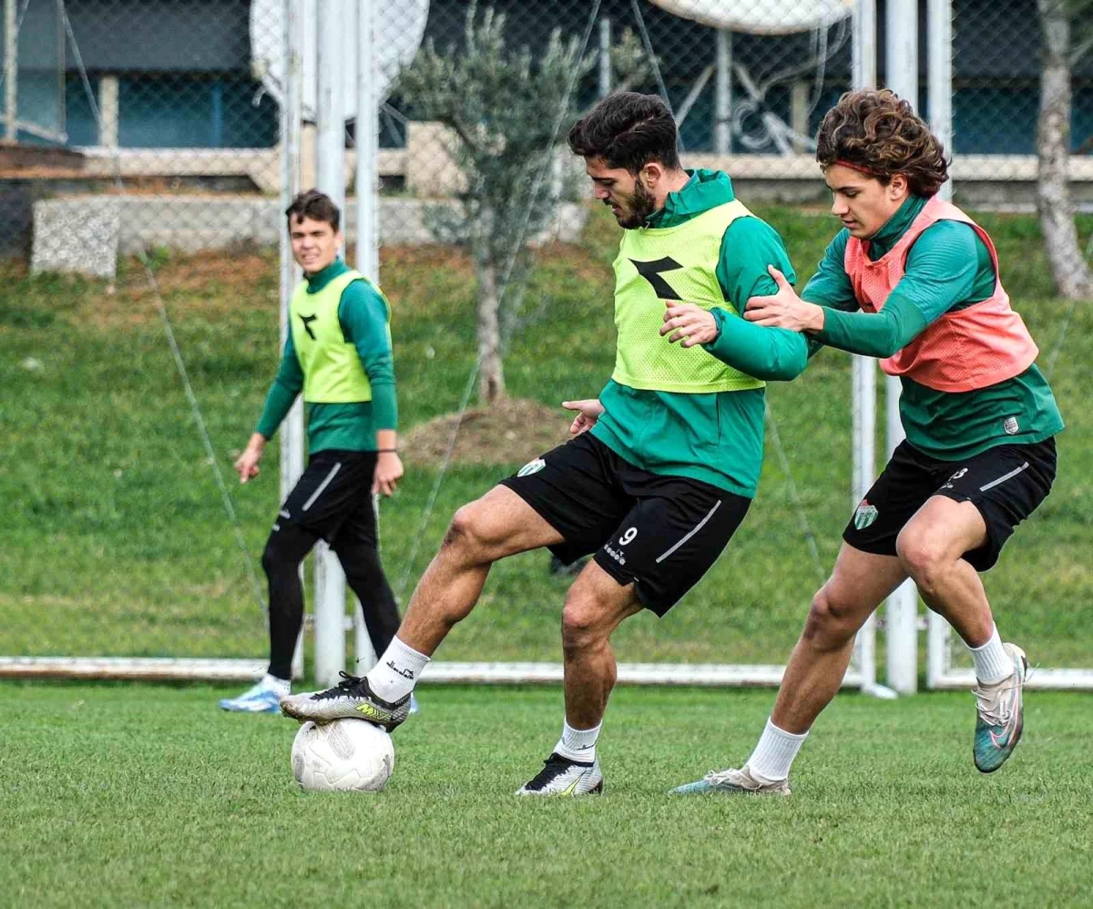Bursaspor, Karacabey Belediyespor maçı için hazırlıklarını sürdürdü