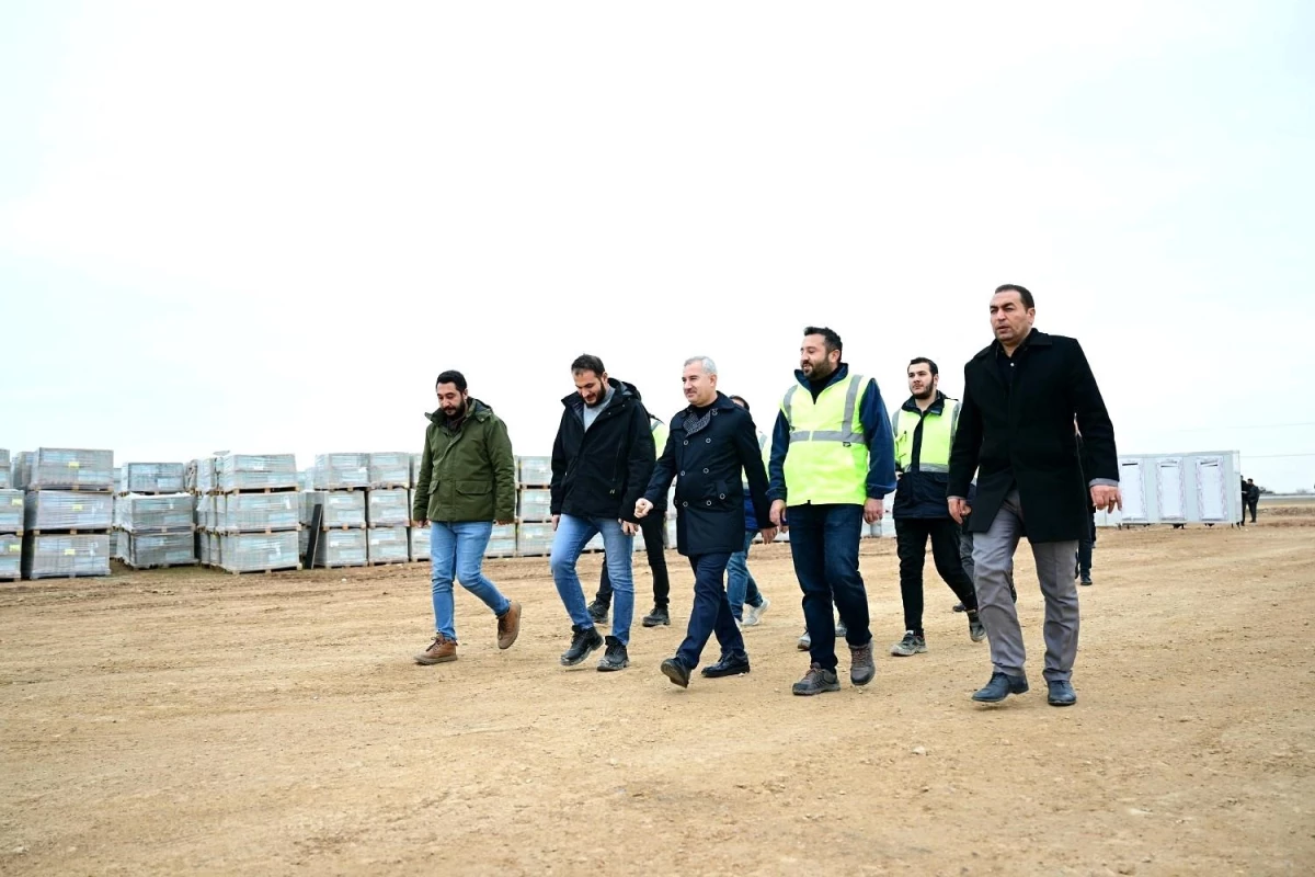 Yeşilyurt Belediye Başkanı Mehmet Çınar, Yeni Sanayi Sitesi Çalışmalarını İnceledi
