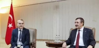 Cevdet Yılmaz, Uganda Başbakanı ve Türk Toplumu Temsilcileri ile görüştü