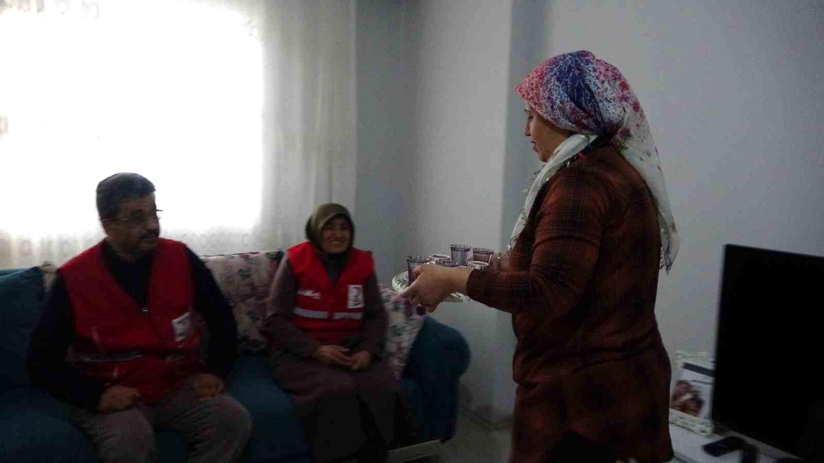 Kahramanmaraş\'ta depremde evi yıkılan aile, Kozan\'da yeni bir hayat kurdu