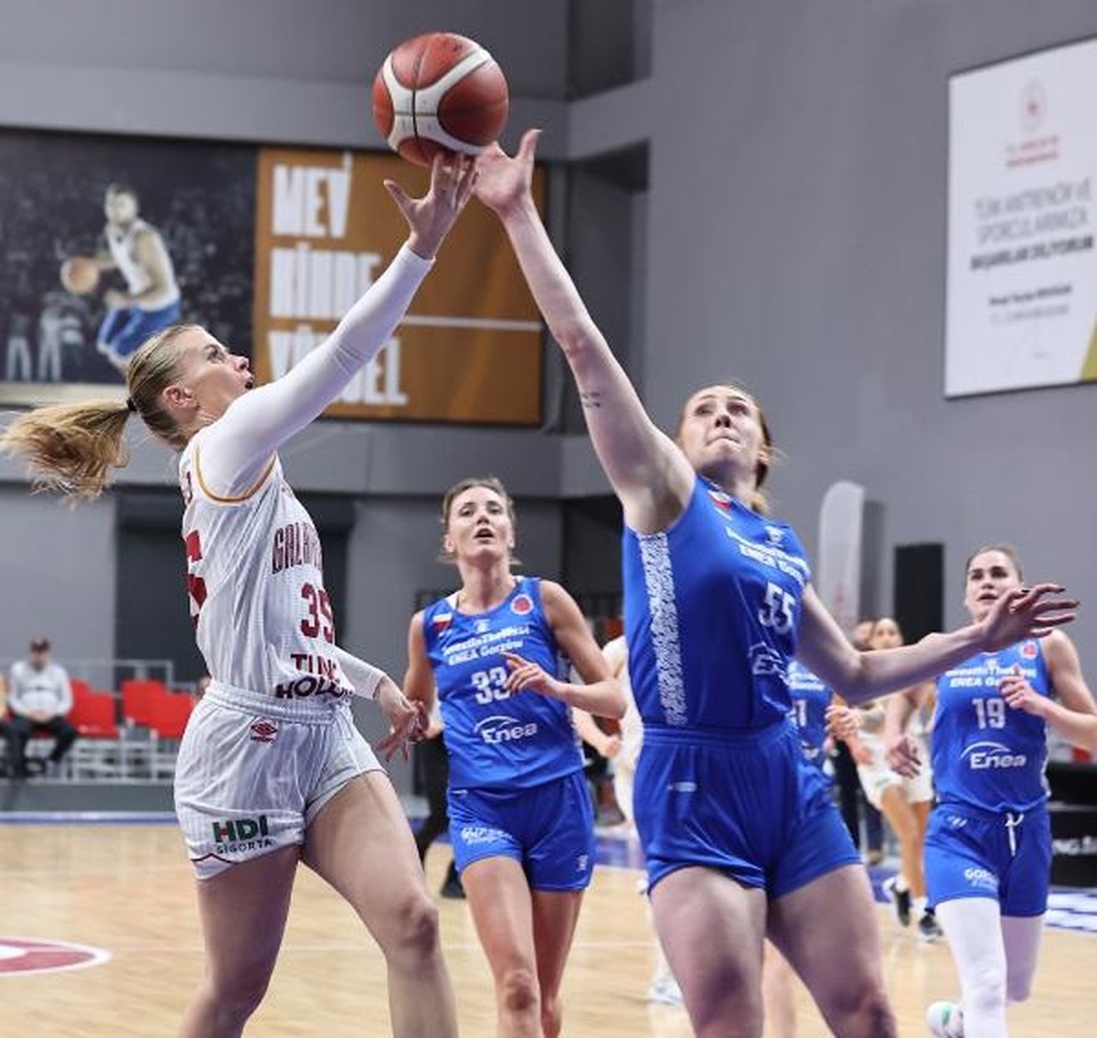 Galatasaray Çağdaş Faktoring, Enea Gorzow\'u eleyerek çeyrek finale yükseldi