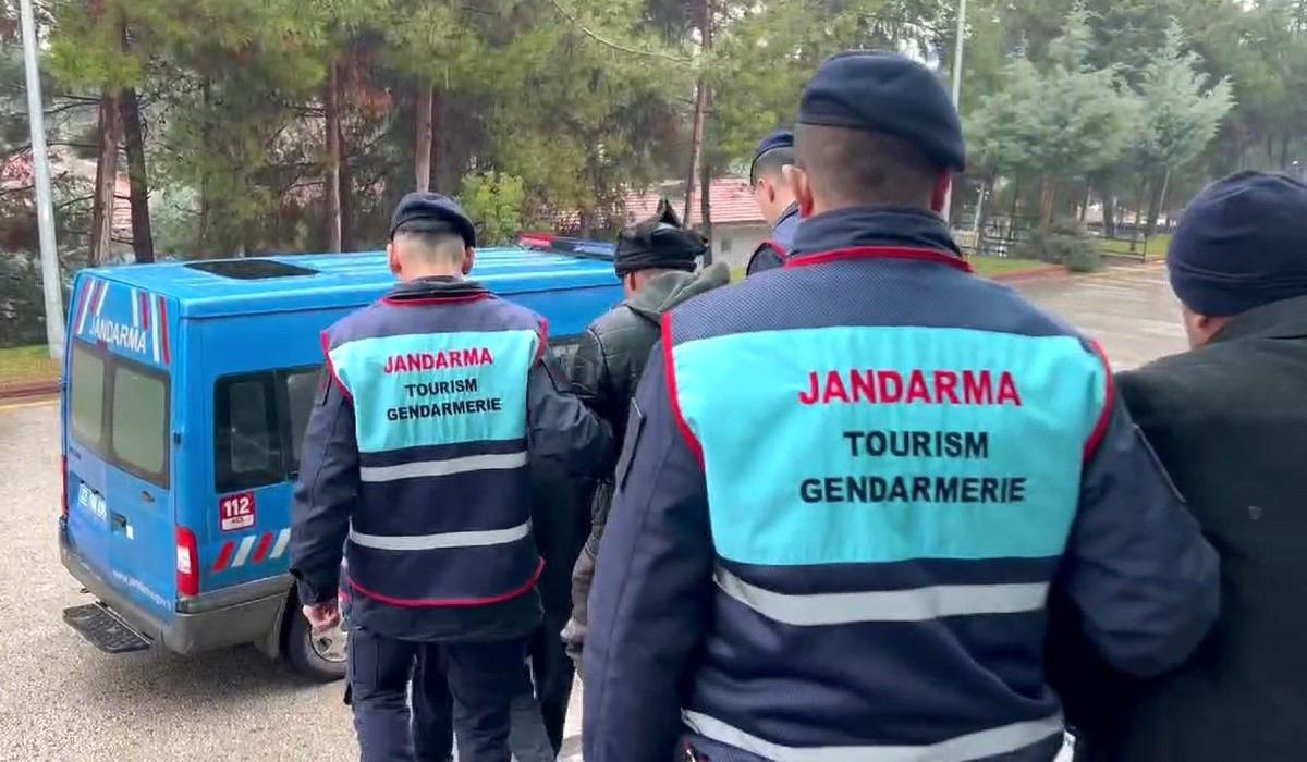 Gaziantep\'te tütün kaçakçılığı operasyonunda 6 şüpheli gözaltına alındı