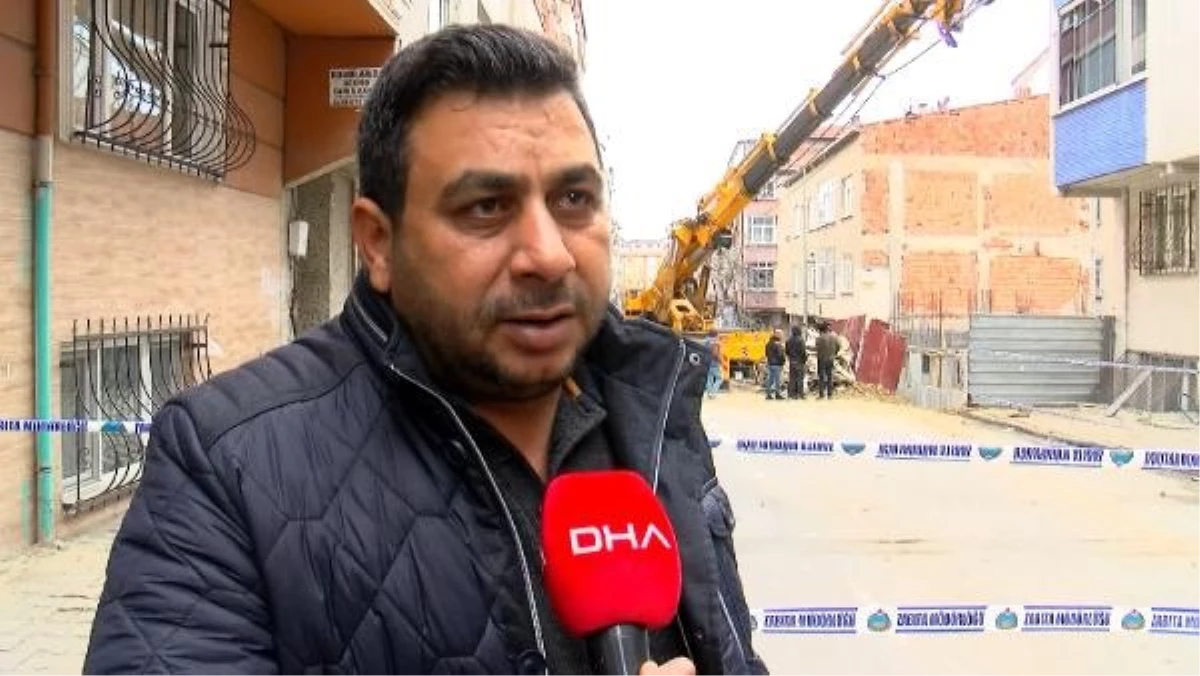 Gaziosmanpaşa\'da Toprak Kayması Sonucu İki Bina Arasında Yarık Oluştu