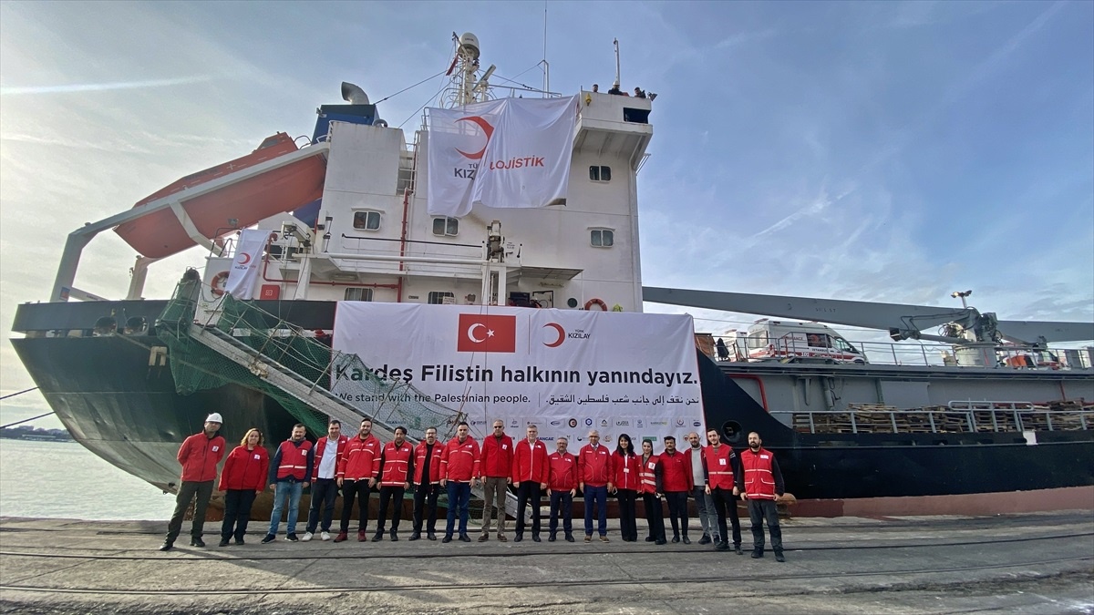 Türk Kızılay\'ın üçüncü yardım gemisi Gazze\'ye yola çıktı