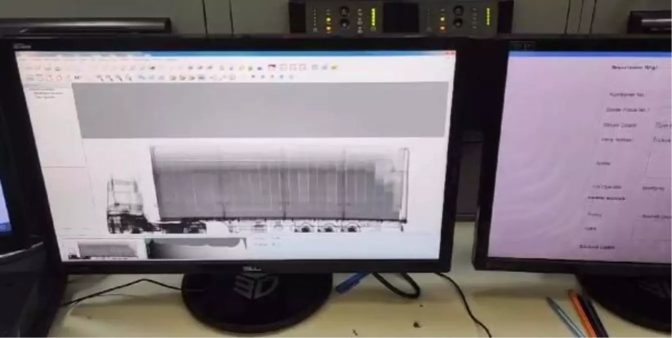 Çeşme Limanı'nda 1 Milyon Paket Kaçak Sigara Ele Geçirildi