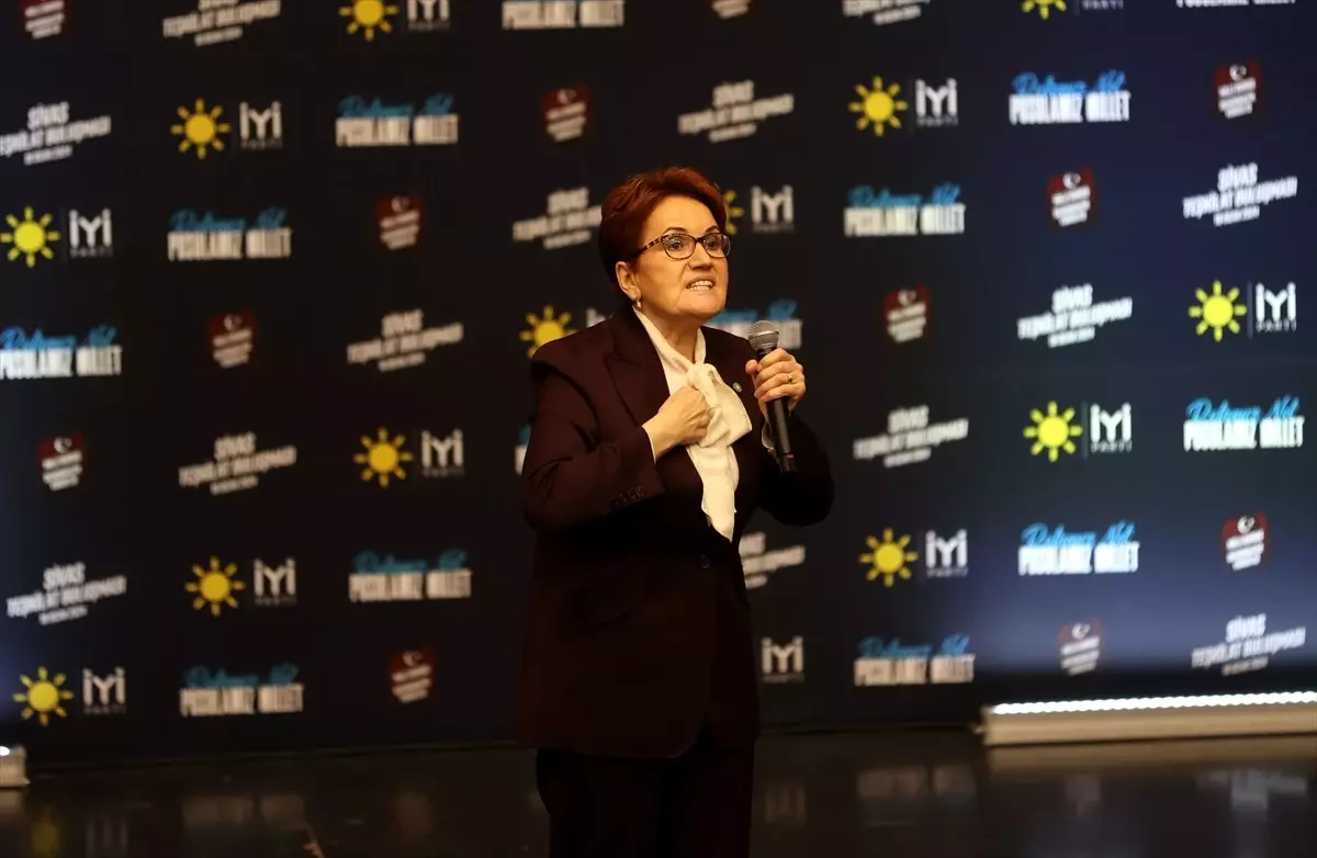 Meral Akşener, Sivas\'ta belediye başkan adaylarını tanıttı