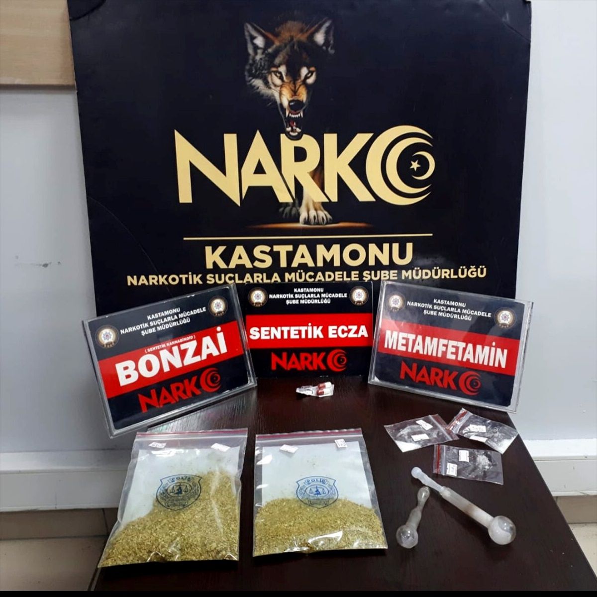 Kastamonu\'da uyuşturucuyla yakalanan şüphelilerden biri tutuklandı