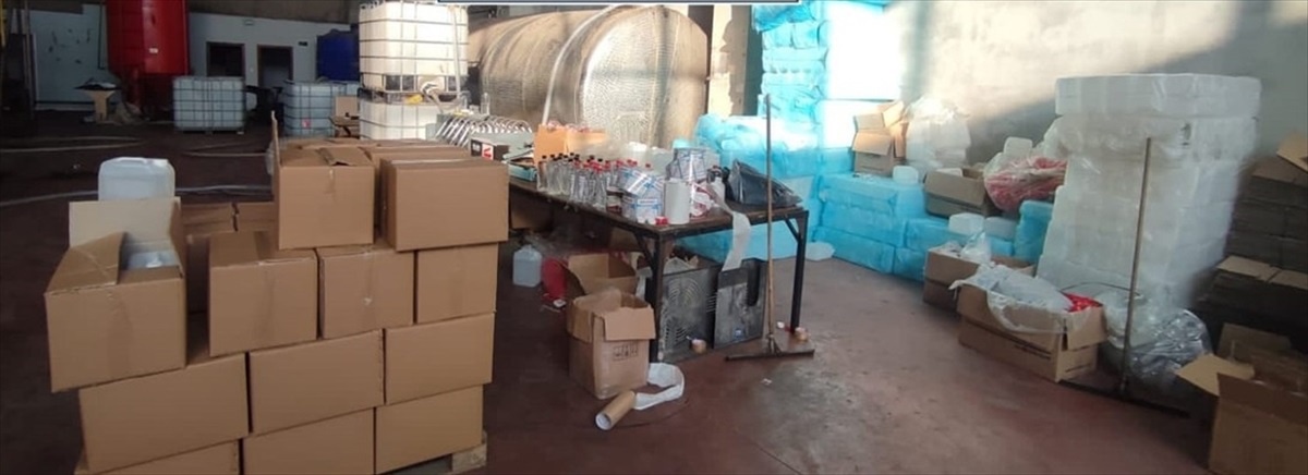 Kocaeli\'de 16 Ton Etil Alkol Ele Geçirildi