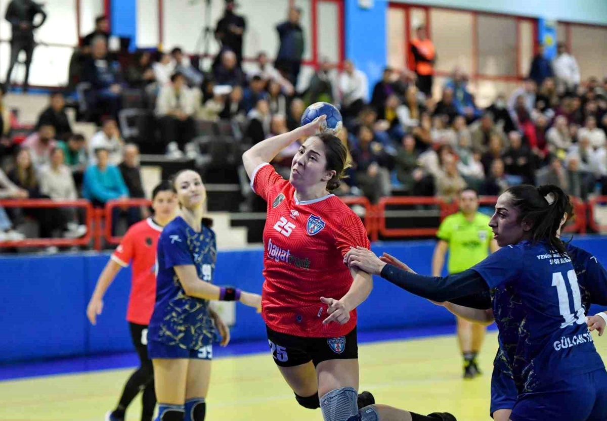 Konyaaltı Belediye Spor Kadın Hentbol Takımı, galibiyet serisini sürdürüyor