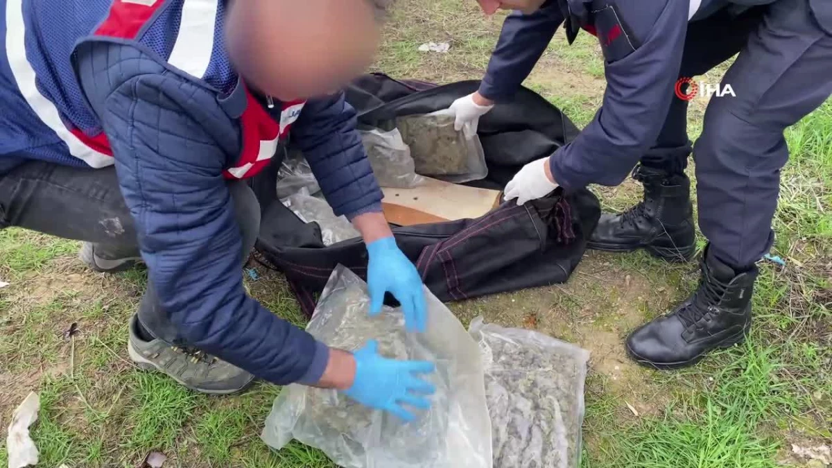 Mersin\'de Jandarma Ekipleri Uyuşturucu Ticareti Yapan 2 Kişiyi Yakaladı