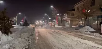 Muradiye'de kar temizleme çalışması