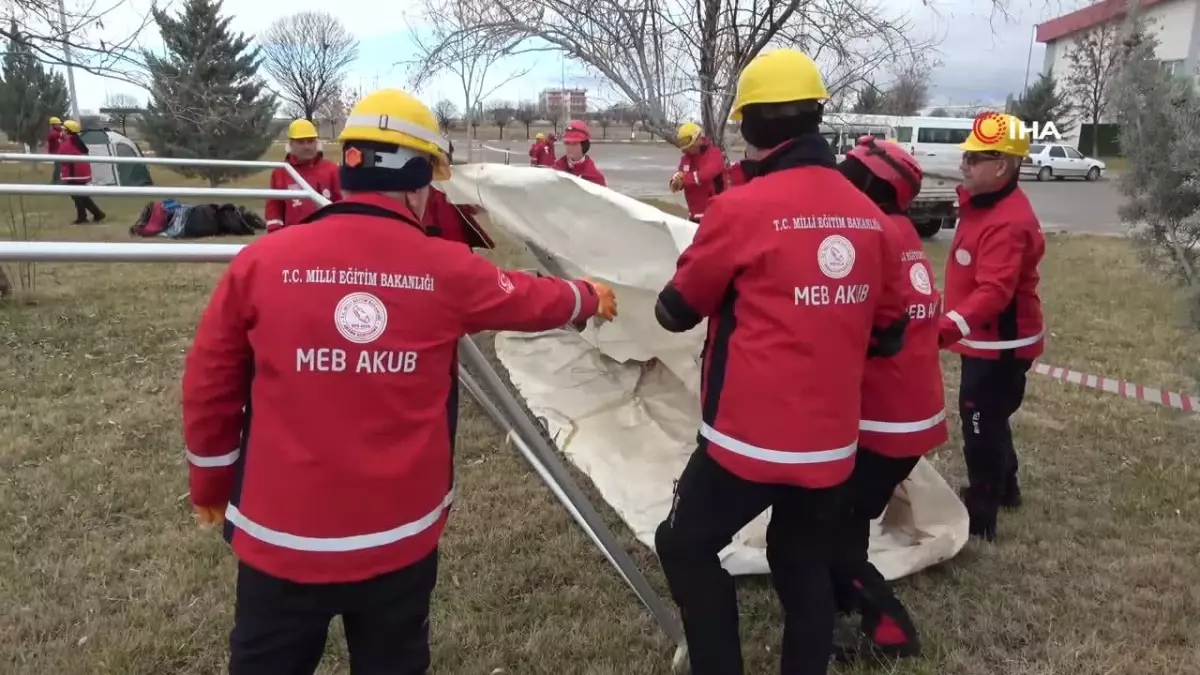 Öğretmen arama kurtarma gönüllüleri eğitimleri tamamladı