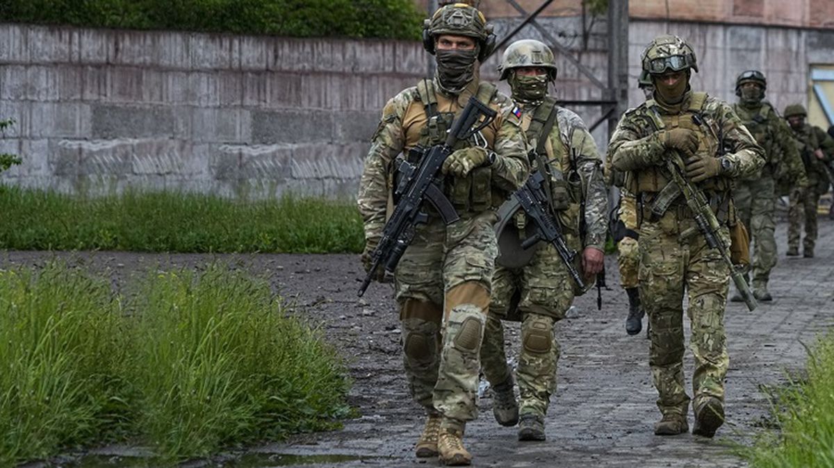 Rus askerleri komutanları tarafından çırılçıplak soyulup cinsel ilişkiye zorlandı