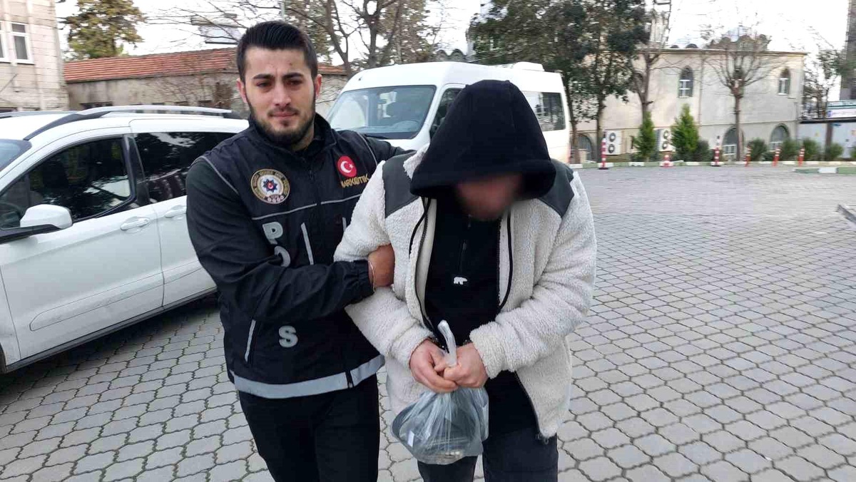 Samsun\'da Eroin ve Metamfetamin ile Yakalanan 3 Kişi Adliyeye Sevk Edildi