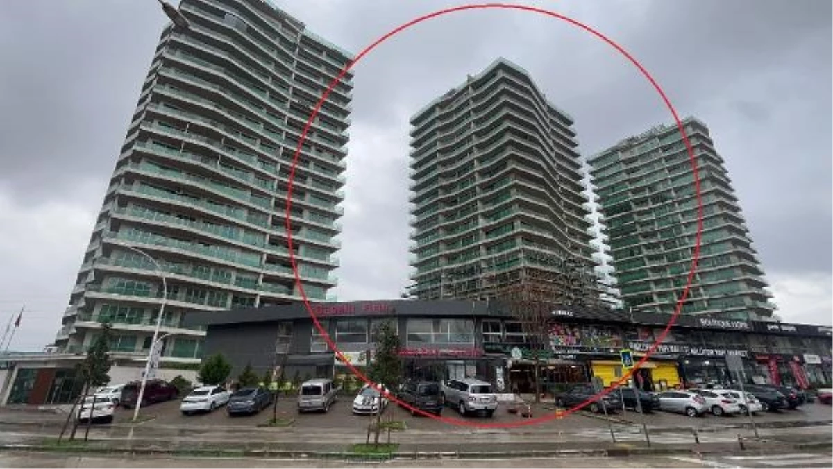 Şarkıcı Esra Akman'ın kardeşi 11. kattan düşüp ölmüştü! Olay sonrası yaşanan acı kamerada