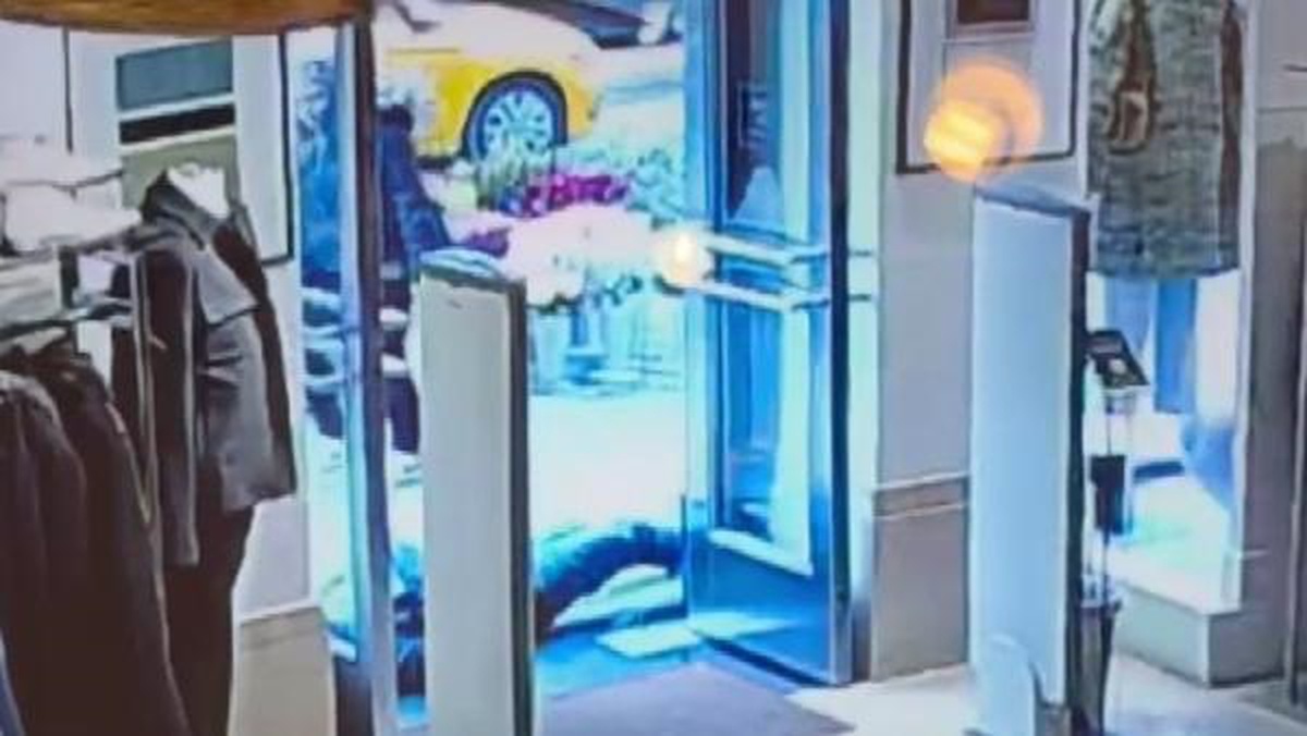 Şişli\'de Mühendis Fenalaşarak Yere Düştü, Hayatını Kaybetti