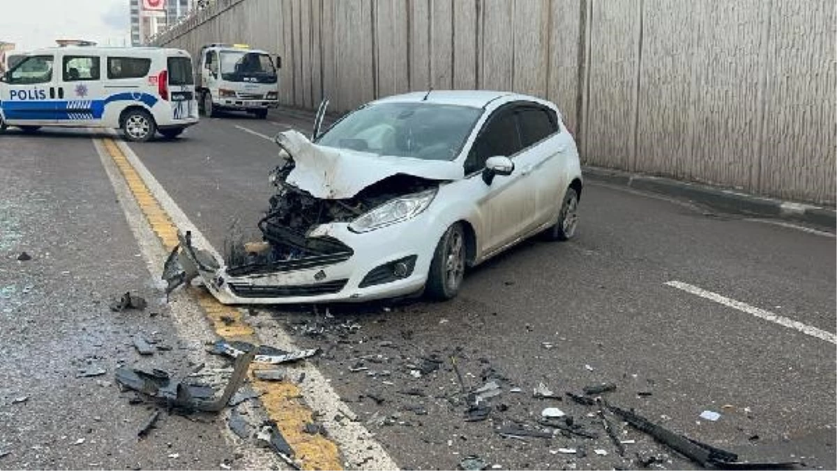 Sivas\'ta Otomobil Kazası: 1\'i Ağır, 3 Yaralı