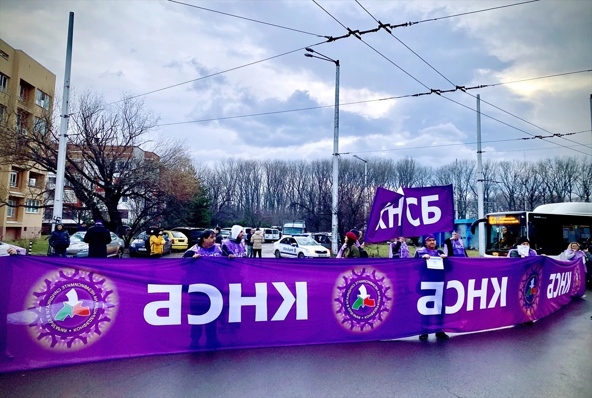 Sofya\'da Otobüs Şoförleri Çalışma Koşulları İçin Protesto Düzenledi