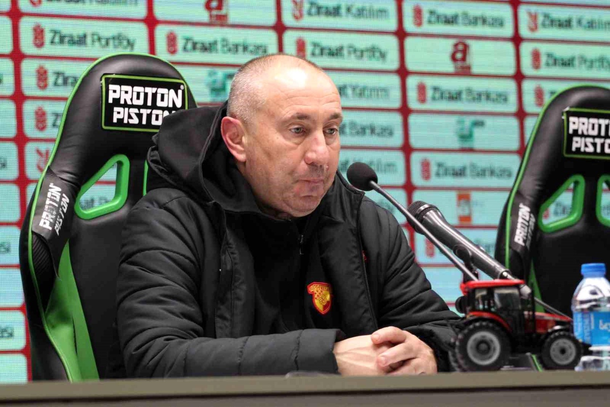 Göztepe Teknik Direktörü Stoilov: Rakibimizden çok daha fazla gol fırsatı yakaladık