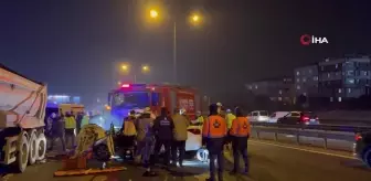 Sultangazi'de makas atan araç yol kenarındaki dampere çarptı: 1 ölü, 2 yaralı
