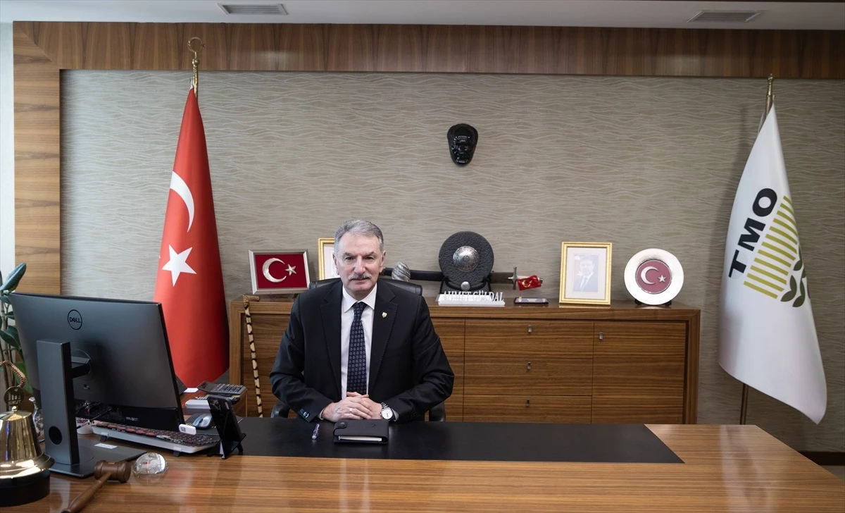 TMO Genel Müdürü Ahmet Güldal, 2023\'e damga vuran olaylara ilişkin fotoğraflara oy verdi