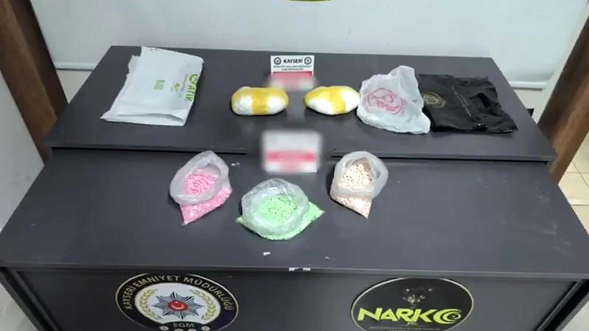 Kayseri\'de 1 Kilo Uyuşturucu ve 2 Bin 899 Hap Ele Geçirildi