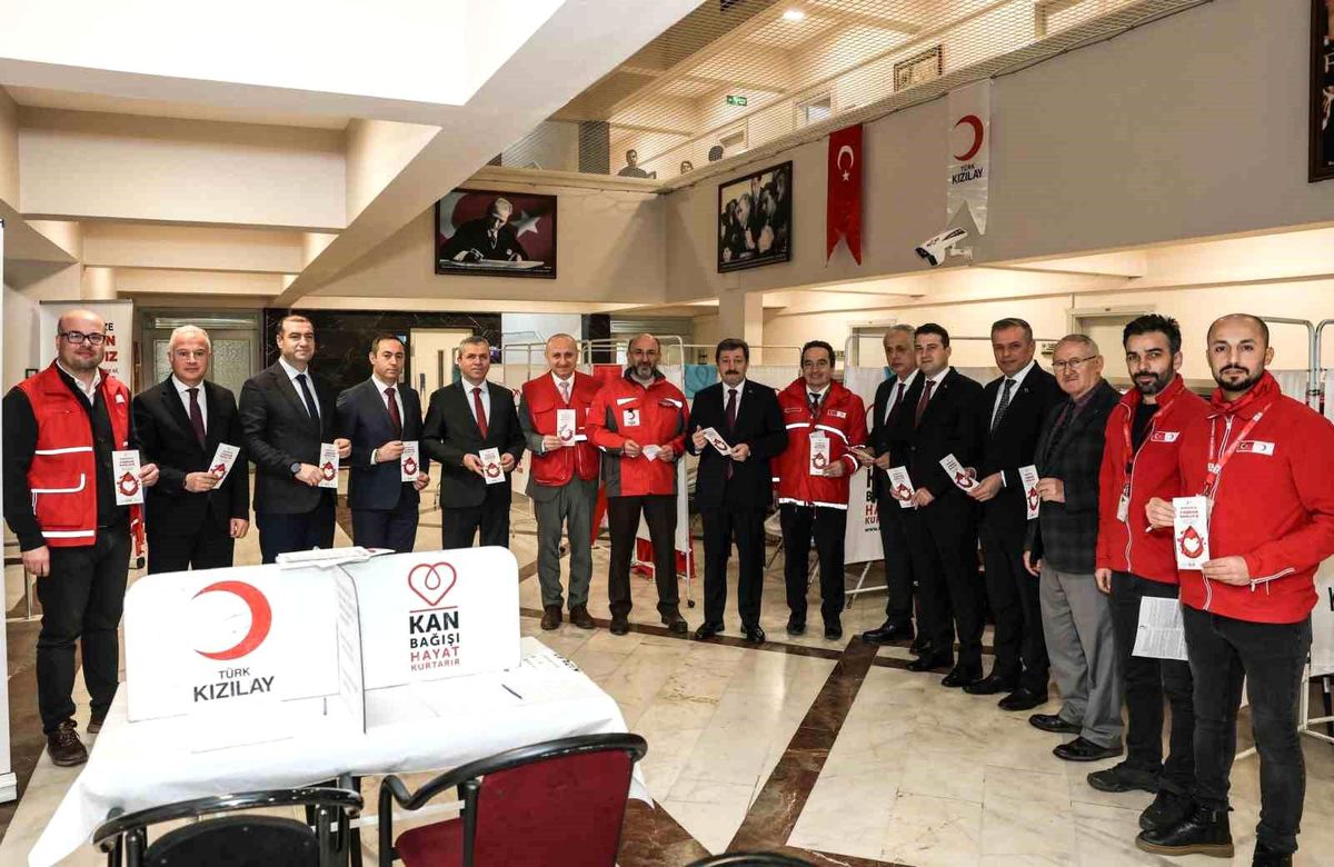Samsun Valisi Orhan Tavlı, Kızılay\'ın Kan Bağışı Kampanyası Hakkında Konuştu