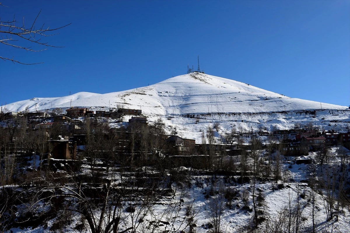 Van, Hakkari, Bitlis ve Muş\'ta 23 yerleşim birimine ulaşım sağlanamıyor