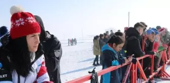 Yüksekova'da düzenlenen kayaklı koşu yarışları başladı