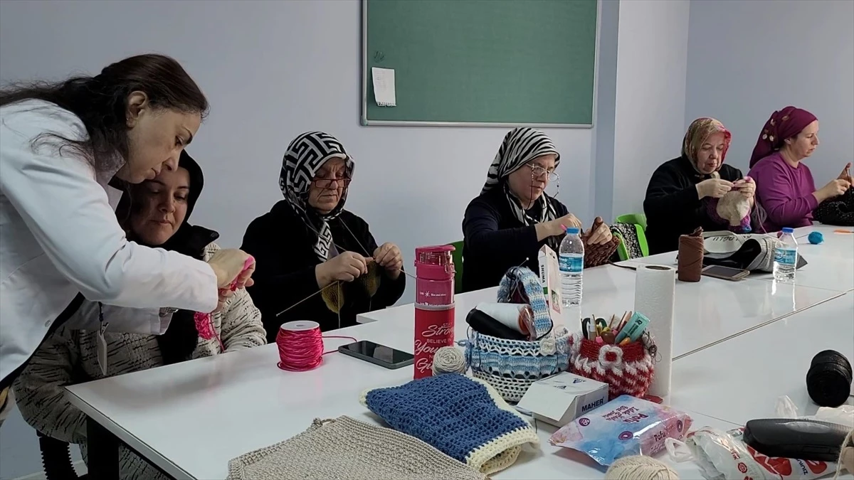 Samsun\'da Aile Destek Merkezi Projesi ile Kadınlar Hem Meslek Öğreniyor Hem de Aile Bütçesine Katkı Sağlıyor