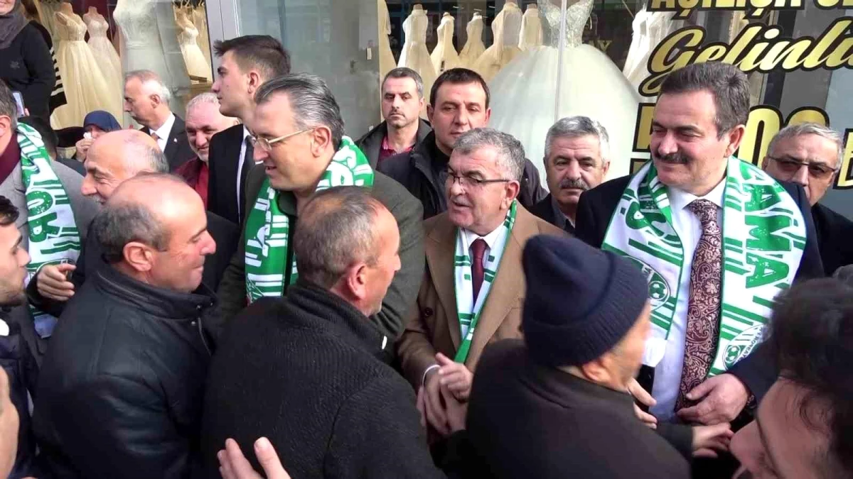AK Parti Amasya Belediye Başkan Adayı Mehmet Uyanık, Amasya\'da Coşkuyla Karşılandı