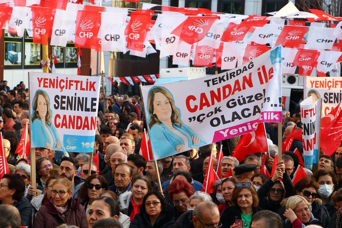 AK Parti ve CHP Tekirdağ Büyükşehir Belediye Başkan adayları partililerce karşılandı