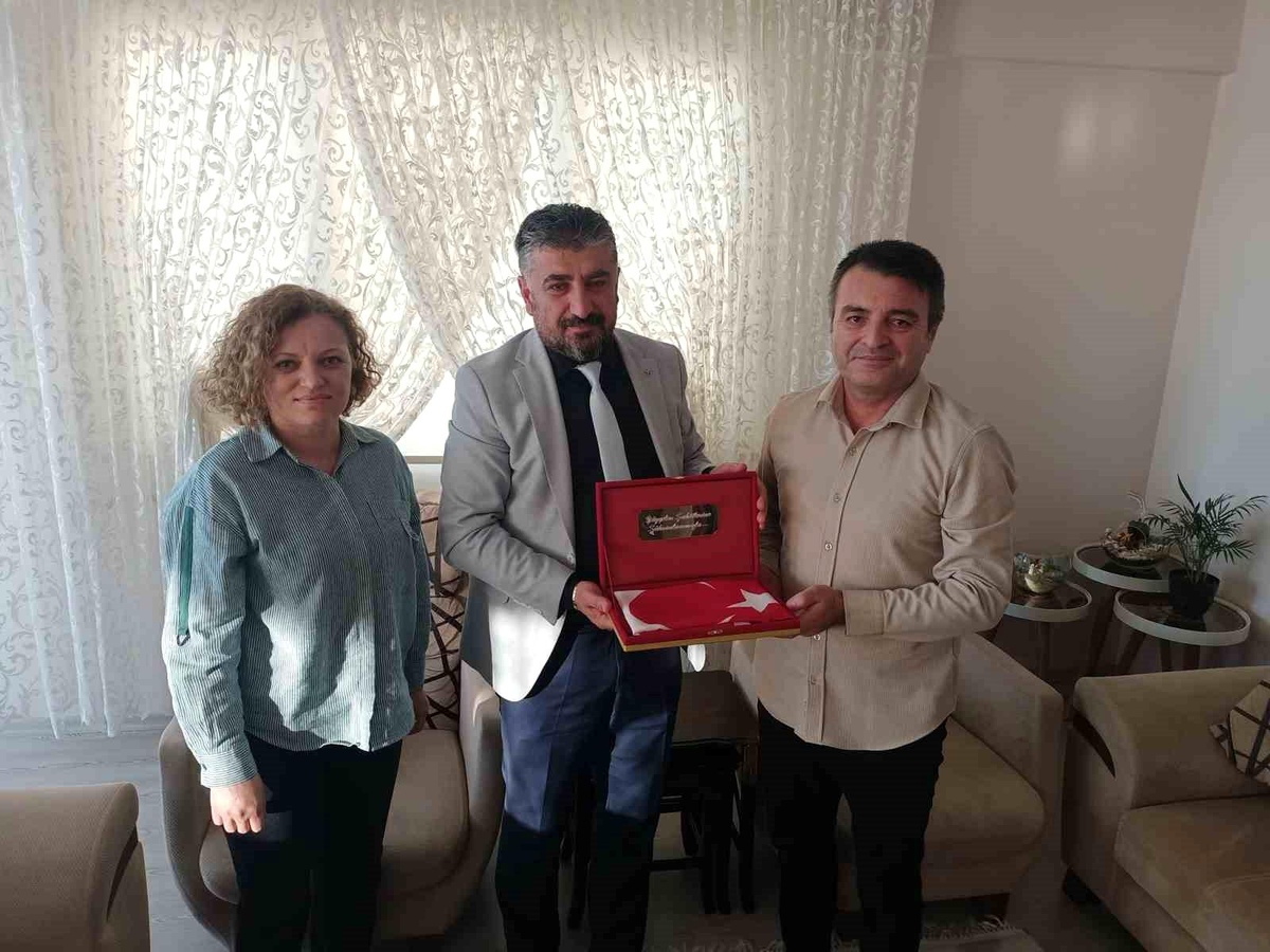 Aydın Aile ve Sosyal Hizmetler İl Müdürü Şehit Aileleri ve Gazileri Evlerinde Ziyaret Etti