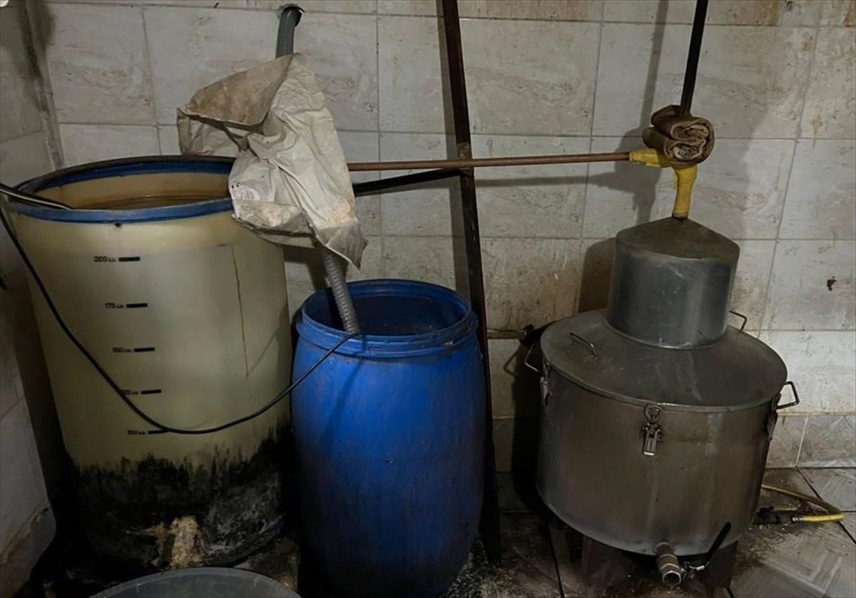 Bursa\'da 5 Ton Sahte İçki Ele Geçirildi, Bir Şüpheli Yakalandı