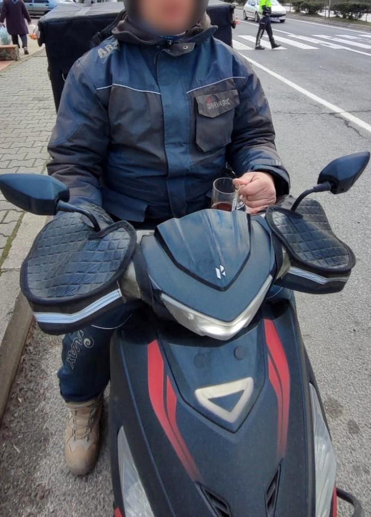 Ordu\'da Çay İçen Motosiklet Sürücüsüne Cezai İşlem