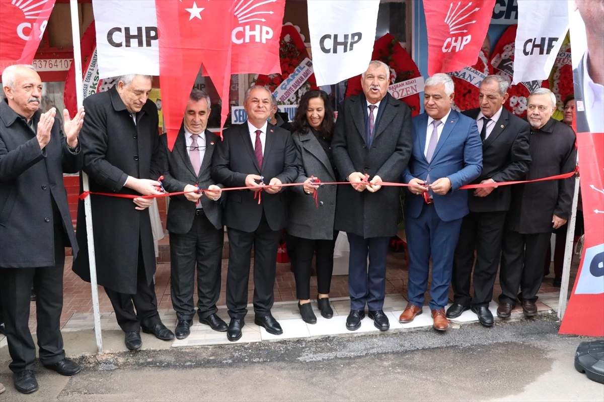 CHP Genel Başkan Yardımcısı Erhan Adem, Niğde Belediyesini Genel Başkanlarına hediye edeceklerini söyledi