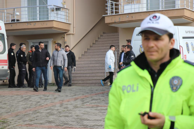 Cinnet getiren polis, karısını ve kızını silahla öldürüp intihar etti