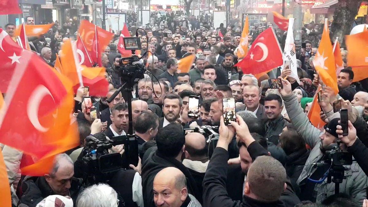 AK Parti\'den Türkiye\'nin en genç belediye başkan adayı Karabük\'te coşkuyla karşılandı