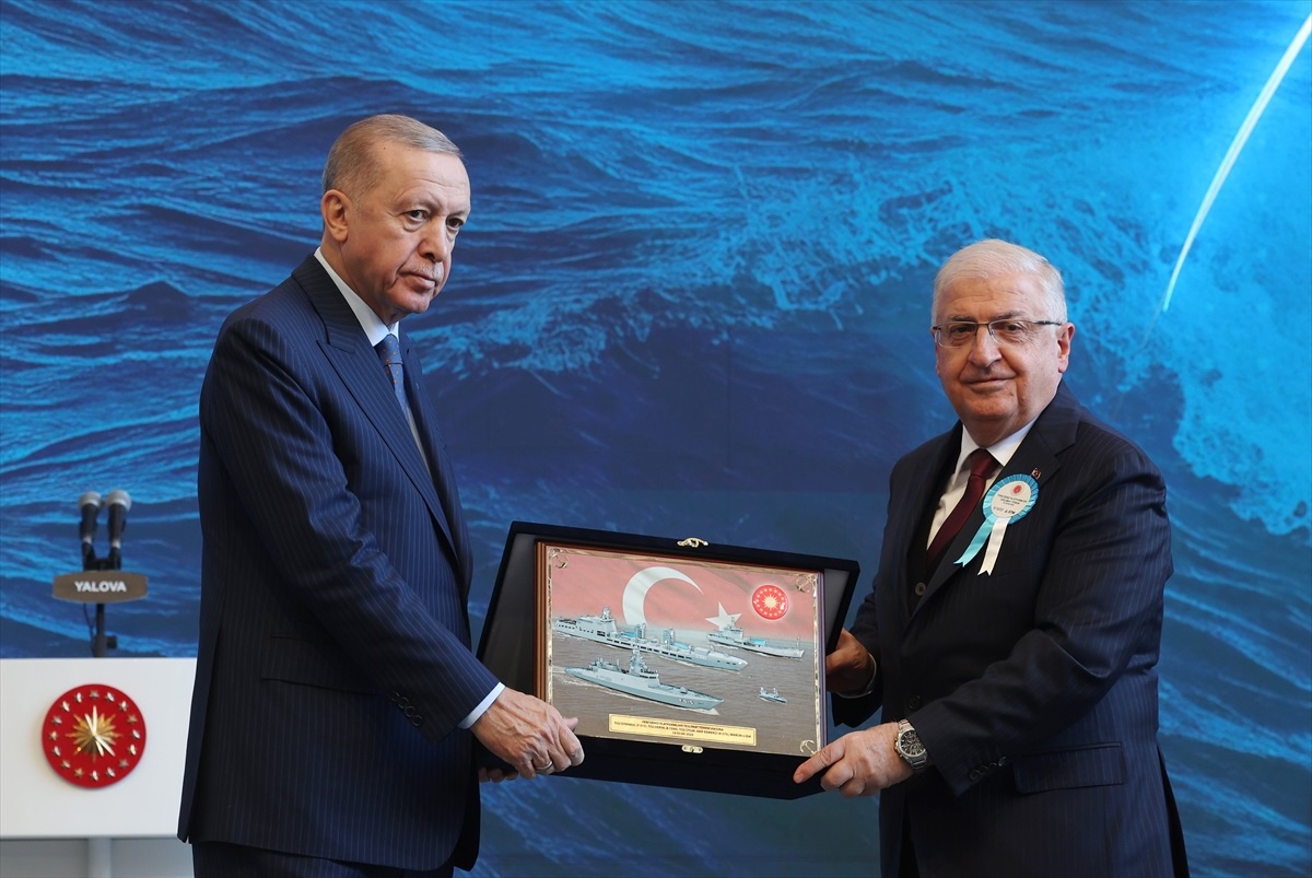Cumhurbaşkanı Erdoğan: Savunma alanında güçlü ve bağımsız olmayan milletlerin istikballeri tehlikededir