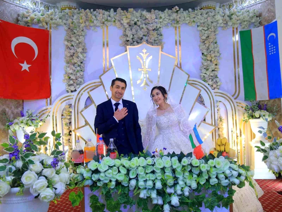 Özbekistanlı Şair ve Türk Şairin Arkadaşlığı Aşka Dönüştü